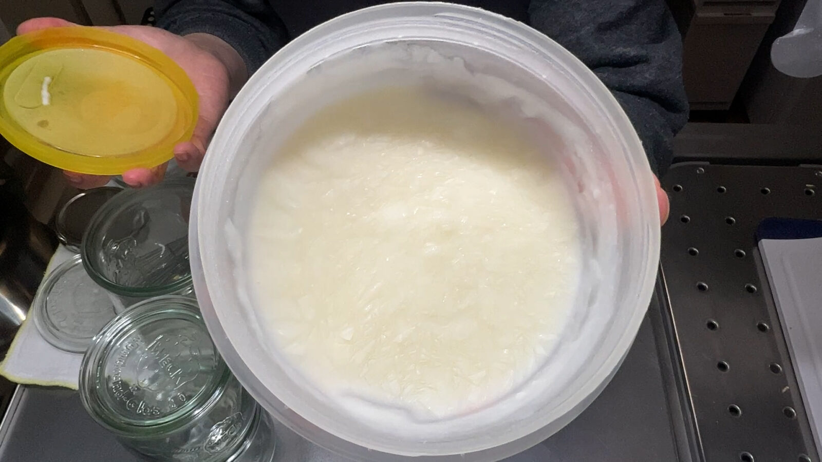 ヨーグルトを冷凍することはできるのか・・・を試してみた